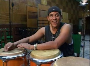 Orlando Cachaito Lopez & Anga Diaz jamming in EGREM Studios, Havana, during the recording of 'Cachaito' in 2001 | Buena Vista Social Club