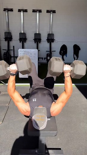 Upper Body Workout 🏋️‍♀️ Flow in Scottsdale! 🔥 Join our 50 Days of Fitness Challenge and finish the year feeling your absolute best 🚨 Link in Bio 🚨 2 Sets Torcher 🔥- Max Reps Each Set to Failure Resting 2 Min Between Sets DB Flat Bench BW Chin-ups DB Overhead Press DB Curls Weighted Dips Whether you train at our Scottsdale gym or online through our app, this program will push you to move, lift, and stay consistent through the holidays. ✅ Strength • Accountability • Real Results Start your f