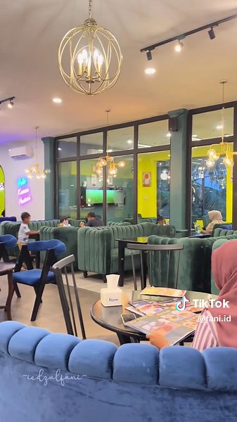 The Hasturi Garden: Café Estetik yang Instagramable