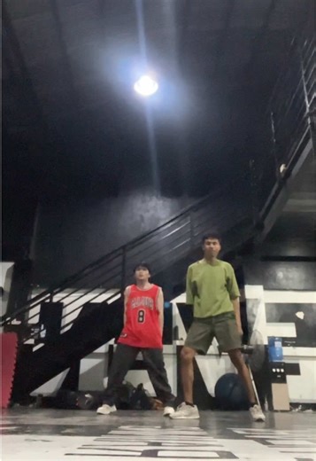 Spaghetti Dance Tutorial with LE SSERAFIM