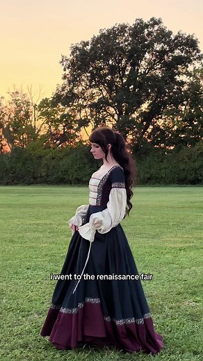 Nora (@norafawn)’s video of Renaissance Fair