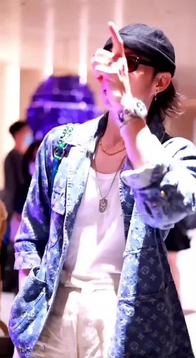 @Van Ness Wu #actor #artist #singer #dancer #designer #fashionistas #myidol #myonlyone #myfirstcrush #vannesswu吳建豪 #godisgood❤️ #reposted by #crystal791108 #vanness_wu_0807 #vifc_official #fypageシ♡ #fypageeeeeeシ❤️💫 #CapCut #haveagreatday 🫰