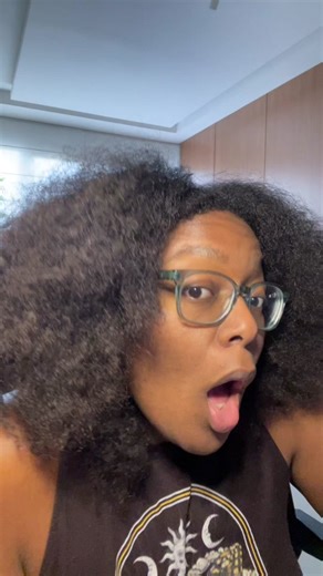 How to quickly start a salary negotiation conversation #salarynegotiation #jobinterviewtips #careercoachtok