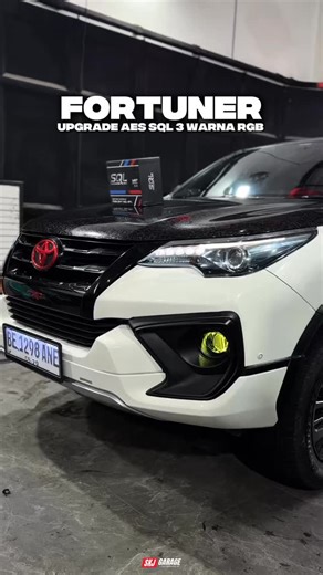 GARASI SUKARAJA | LIGHTING SPECIALIST on Instagram: "Fortuner kita upgrade @bullaes AES SQL 3 Warna RGB 🔥🔥 Yuk yang mau pasang perlampuan langsung aja cus ke SKJ Garage 🤙🏻😎 #fortuner #fortunerclub #bullaes #sql #skjgaragelampung"