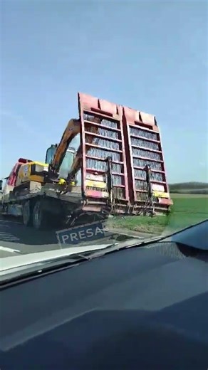 Accident cu 3 masini implicate,, produs de o soferită, in judetul Satu Mare