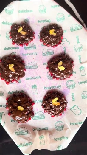 Ye chocolate ka kya bana liya ,easy 😍😋 #shorts #chocolatebites #nayibahu #easyrecipe