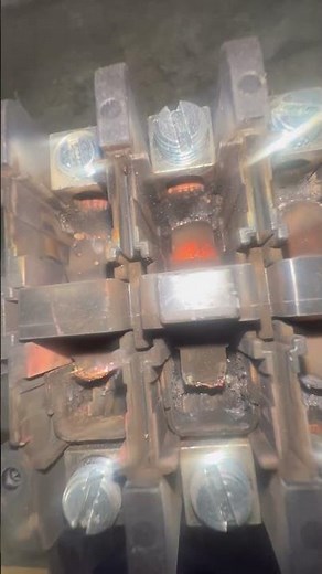 3 pole contactor no good #offduty #refrigeration #hvac #electrical