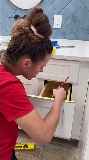 How to install cabinet handles easy with a cabinet jig I bought from Amazon! DIY quick tutorial
