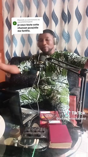 Chanson Gospel : Gloire à Jésus Tout-Puissant