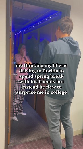 Surprise Reunion at College - Heartwarming Moment