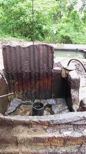 Manual Crude Oil Extraction Process Explained