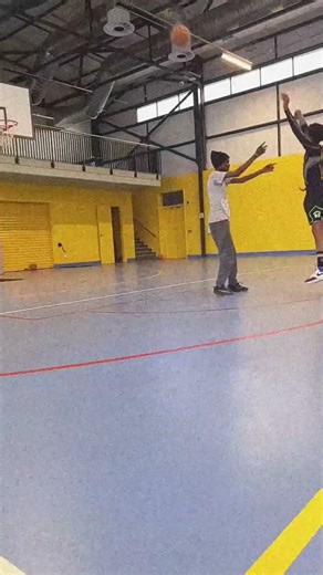 mid range shot. basketball 1v1 #basketball #edit