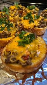 7.4K views · 50K reactions | Cheeseburger Garlic Toast Garlic Toast (Frozen is fine) 1 lb ground beef Chopped bell pepper and onion Seasoning of choice Shredded Cheese Toppings of choice (burger sauce, ranch, ketchup) Bake the toast half way (400degrees 6min) and remove from the oven. Make a small hole and fill with meat and cheese. Place back in the oven for 5 minutes. Remove, top, serve. #food #eat #easyrecipes #cheaprecipe | Dr. Jai | Facebook