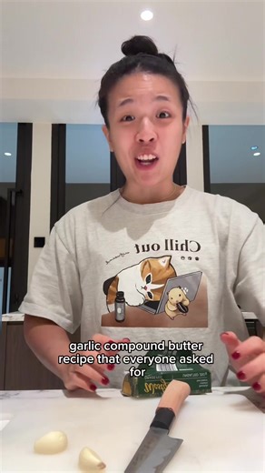 Replying to @J•lynn let me know if yall make this 😍 recipe: 1 block of unsalted butter 1 bulb of garlic 1 garlic clove italian parsley roast or airfry garlic bulb at 160 degrees for 30 minutes (i didnt wrap mine in aluminium foil but you can if youre scared of it burning) mince everything up and add it to a mixing bowl salt to taste (skip if you are using salted butter)