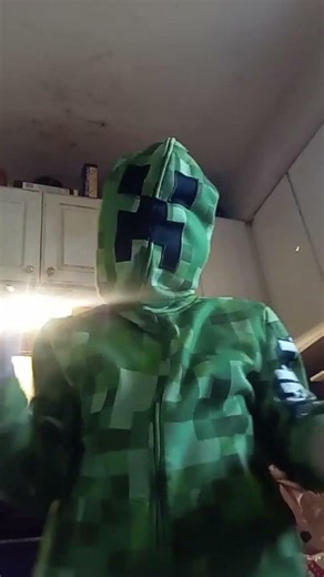 just danceing as a creeper X:3