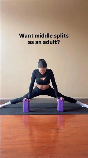 LET’S TALK MIDDLE SPLITS PROGRESS 😝👇🏽 For weeks, it felt like nothing was happening