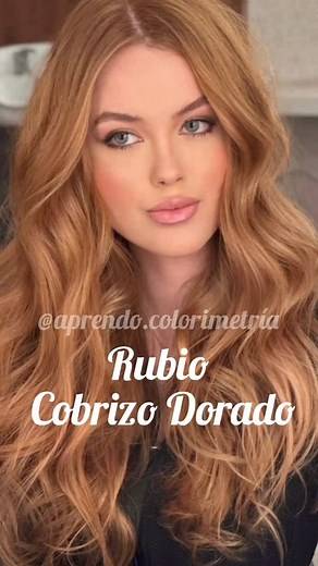 Rubio Cobrizo Dorado, muy luminoso, cálido y con mucha profundidad. Para lograrlo se necesita un fondo de aclaración altura 7-8 (rubio medio a claro, amarillo/naranja suave). Fórmula ideal: Wella Koleston Perfect 8/34 (Rubio Claro Dorado Cobrizo) o (7. 43) (Rubio Medio Cobrizo Dorado) Mezclado con un poco de (8. 0) (Rubio Claro Natural) para equilibrar. Proporción 1:1 con peróxido de 20 volúmenes (si es cobertura de cana) o 10 volúmenes (si es solo matizar). Marcas recomendadas: Wella Koleston, 