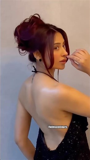 Uff!!..🔥Too much glam to handle🖤|Mahira Sharma just served a whole vibe at tonight’s event ✨📸