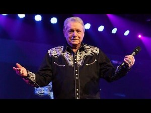 Country music legend Mickey Gilley dead at 86