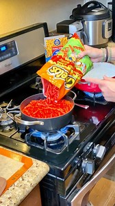 987K views · 23K reactions | Did you know HOT Cheetos can do this? 勞...