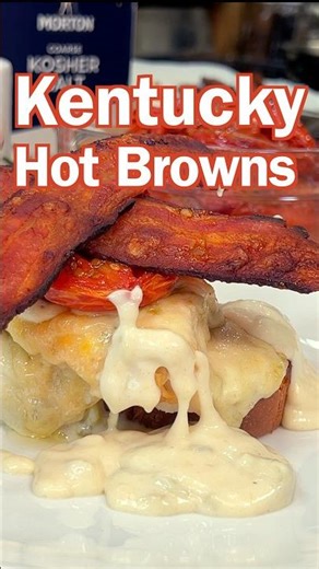 Moist Roast Turkey under Mornay sauce #kentuckyhotbrown #hotbrowns #turkeysandwich