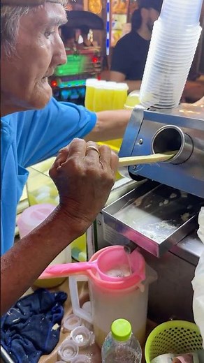 Amazing Fresh Sugarcane Juice Making - Pure & Refreshing!