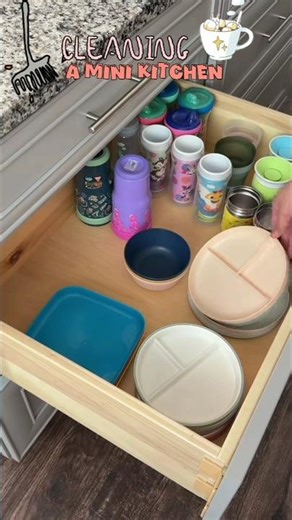 🥂 Kitchen cleaning 🧼 ‪@Shrutidairy‬#clening #cleaningtips #cleaningroutine #shorts #kitchengadgets