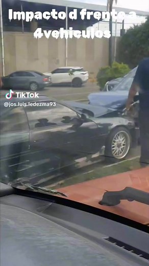 SEGURO AUTOMOTOR Con este seguro el asegurado estará en la posibilidad de hacer frente a los riesgos generados por la conducción de un automóvil y los posibles daños que se ocasionen tanto al mismo vehículo como a terceros. COBERTURAS Las coberturas de este plan son las siguientes: - Responsabilidad Civil USD 30,000.00 - Responsabilidad Civil Consecuencial USD 5,000.00 - Pérdida Total por Accidente al 100% - Perdida Total por Robo al 100% - Robo Parcial al 80% - Daños Propios (incluyendo Riesgos