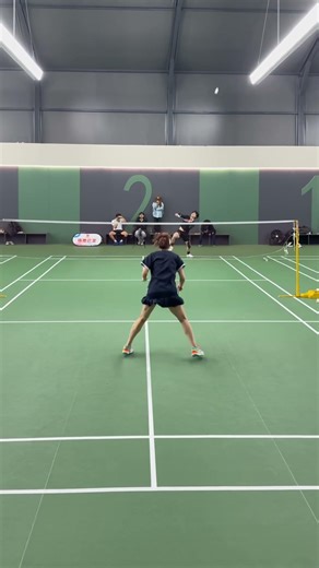 Which is more powerful, smash or drop shot? #Badminton #Singles #DropShot