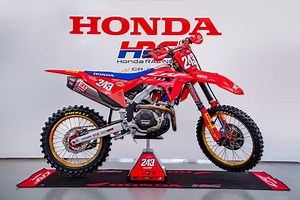 Celebrating five decades of elite motocross heritage, Honda today unveiled a tribute to that prestigious history with a unique CRF450R, to be ridden at the MXGP of Spain this weekend. | HRC - Honda Racing Corporation