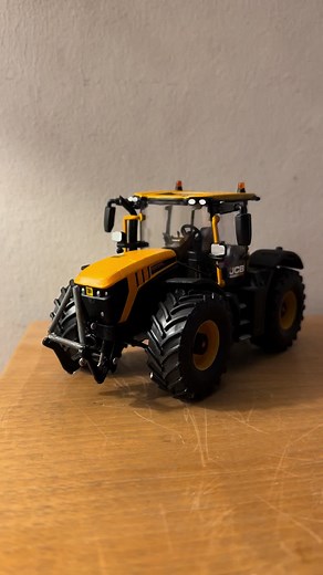 Triangle on paint 🔜 #model #jcb #fyp #mint