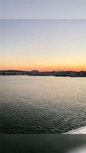 Θάλασσα, ηλιοβασίλεμα και εκείνη η ηρεμία που δεν βρίσκεις αλλού ✨ #greeksummer #sunset #summer #θαλασσα #fyp