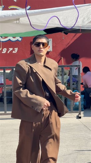 Un grafo café con rojo🖍️ #walking #mercado #oaxaqueñocaminando #enjoylife | Reyez