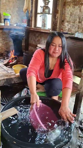 Washing Fresh Fish in an Indoor Spring! 🐟🏡 #Shorts