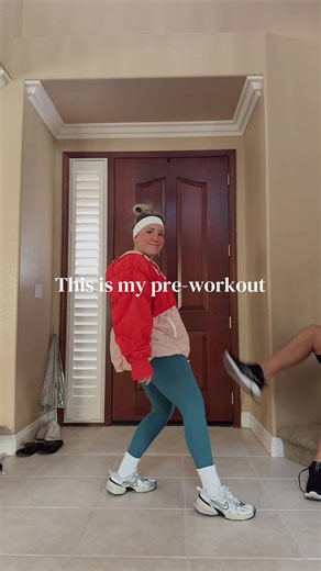 BEST PREWORKOUT IS A HYPE UP DANCE🔥#workoutmotivation #fitnessjourney #workoutchallenge #fitnesstips