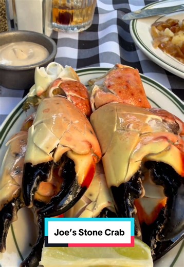 🦀 When the craving for fresh stone crab hits… my husband takes me straight to the best: Joe’s Stone Crab. Everything was truly 10/10 — from the iconic Florida stone crab to the classic sides and cocktails. There’s something special about coming here knowing you’re experiencing a true Miami tradition. Fun fact: Joe’s has been serving Miami since 1913, making it one of the most legendary and long-standing restaurants in the city. Over a century later, it still never disappoints. Who else loves st