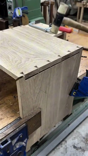 Assembling Wood Boxes with Dovetail Joints for Durable and Elegant Furniture
