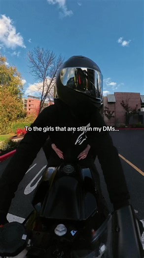 Nothing confusing here… #biketok #moto #couple #sportsbikes #pnw | biketok