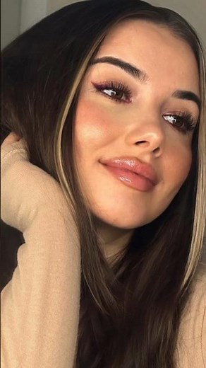 💖 Camelia Minicuta: The Romanian Model Taking Over Instagram & TikTok!