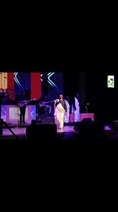 Umuhanzi Muyango usanzwe ari umutoza w’Itorero ry’Igihugu ‘Urukerereza’ yagaragaje ko agishikamye ku nganzo yemeye. Uyu mubyeyi yageze ku rubyiruko yakiranwa n’amashyi n’akaruru k’ibyishimo, nyuma y’igihe abantu banyotewe no kubataramira.Yaririmbye anyuzamo akaganiriza abitabiriye igitaramo, ndetse hari abagiye basaba zimwe mu ndirimbo yabaririmbira, ariko akababwira ko hari izo yateguye kandi nziza. @eap_rwanda @mtnrwanda #inyarwanda | inyarwanda.com
