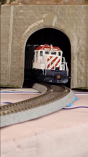 BN SD40-2 Hauling Coal And Oil Through The Mountains. #train #railway #modelrailroad