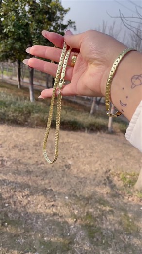 Stylish Jewelry Set: Necklaces and Bracelets Ideas