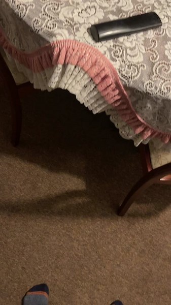 How to change TV remote batteries 🤔! Simple, Easy, Efficient!! #simpletutorialpt1 #fyp #comedy #batteries