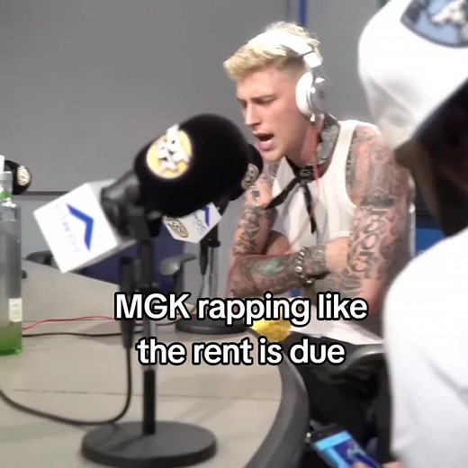 MGK Freestyle Rap: Machine Gun Kelly | Funk Flex | Freestyle107