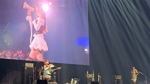[clover] QWER - 烦恼中毒(T.B.H) 舞台直拍 | JJ50th Anniversary Fest 2026 260418