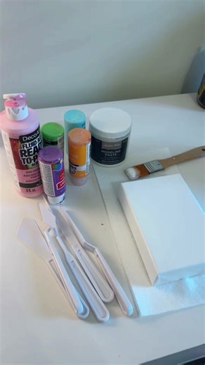 New angels coming soon!🪽🤍✨ #smallbusiness #smallbusinesscheck #smallbusinessowner #art #artist #artistsoftiktok #artoftiktok #artober #angel #angels #angelpainting #christmas #christmastiktok #christmasdecor #christmasdecorating #holiday #holidaydecorating #holidaydecor #angeldecor #angelart #texture #texturedart #goldandwhite #paintwithme #holidaygifts #christmasgift #christmasgiftideas #christmasgifts #christmasgiftinspo #colorful #colorfulart #colorfulchristmas #preppyaesthetic #preppychris