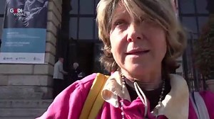 417K views · 5K reactions | "I gay vanno curati, se non si convertono c'è l'inferno per loro". E invece per questi qui c'è direttamente il manicomio? Ma come si fa, nel 2019, a dire queste stupidaggini? A Verona, si sta tenendo il Congresso più vergognoso di sempre. Ci mancano solo gli autodafé. Addirittura regalano feti di plastica come gadget. Che fai non lo usi come portachiavi? Ve lo dico, a me, questa gente fa paura. Ma davvero. (video Repubblica) | Daniele Cinà | Facebook