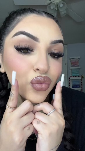 Lip Combo Tutorial with MAC Yash Matte Lipstick