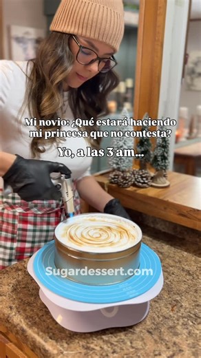 SD | Dominican Desserts on Instagram: "Esta es la verdad 🥲😂, me encanta trabajar de noche con ese silencio y escuchando podcast de misterio 🤪 #misterypodcast #misterio #amantesdelsuspenso #crimepodcast #reposteriadominicana #usabakery"