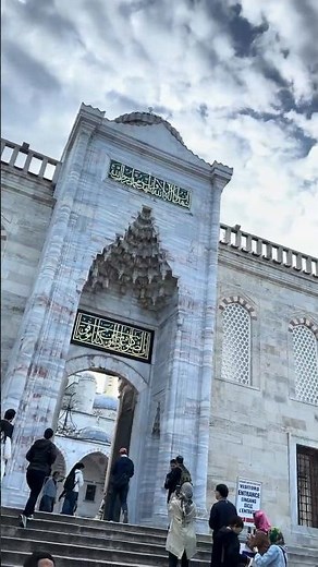 Beautiful The Blue Mosque (Sultanahmet) Entrance | Huge & Stunning Architecture | Istanbul | 4K